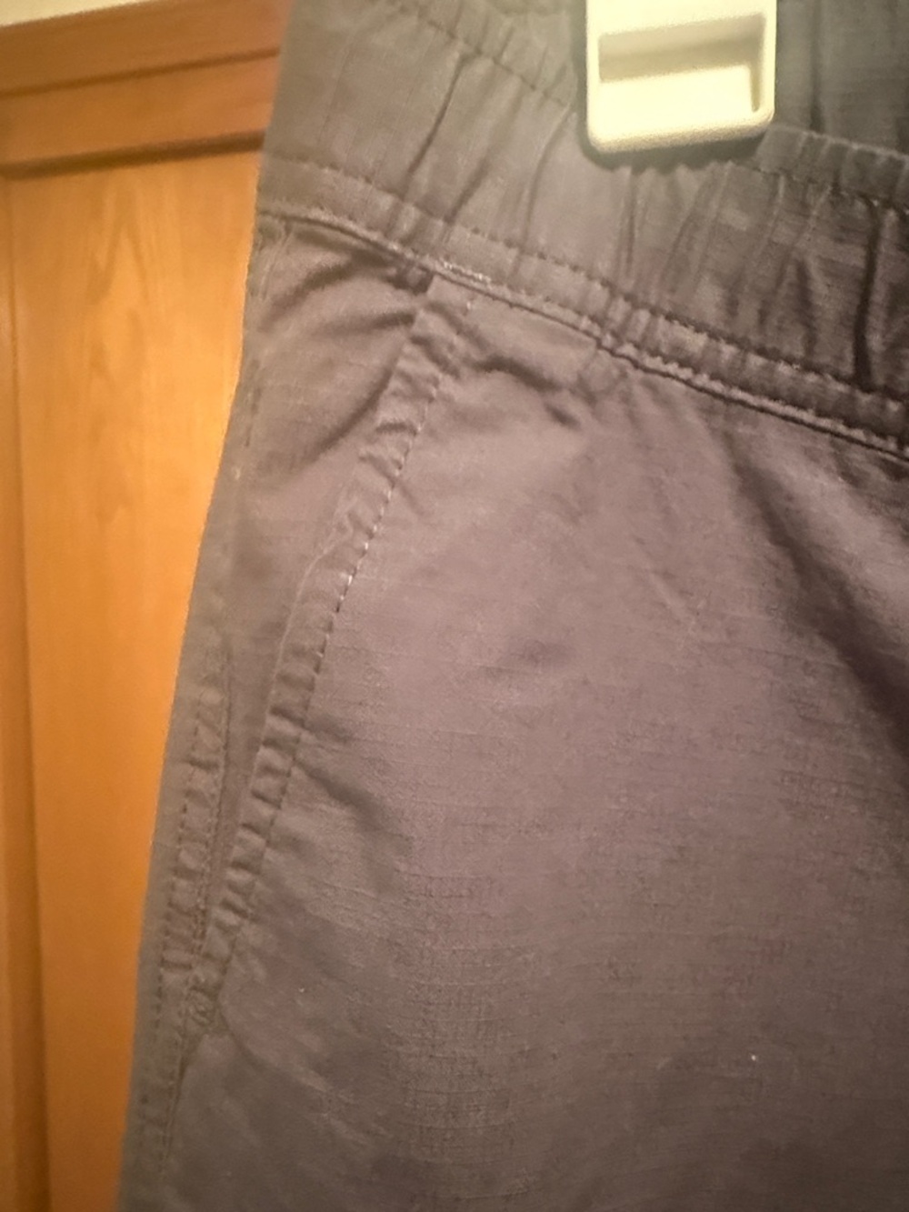 Vuori  Women’s Gray Drawstring Joggers with Zip Pocket - Picture 5 of 7